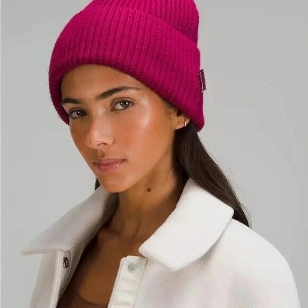 NWT Lululemon RIBBED MERINO WOOL BLEND KNIT BEANIE SZ L/XL Pomegranate